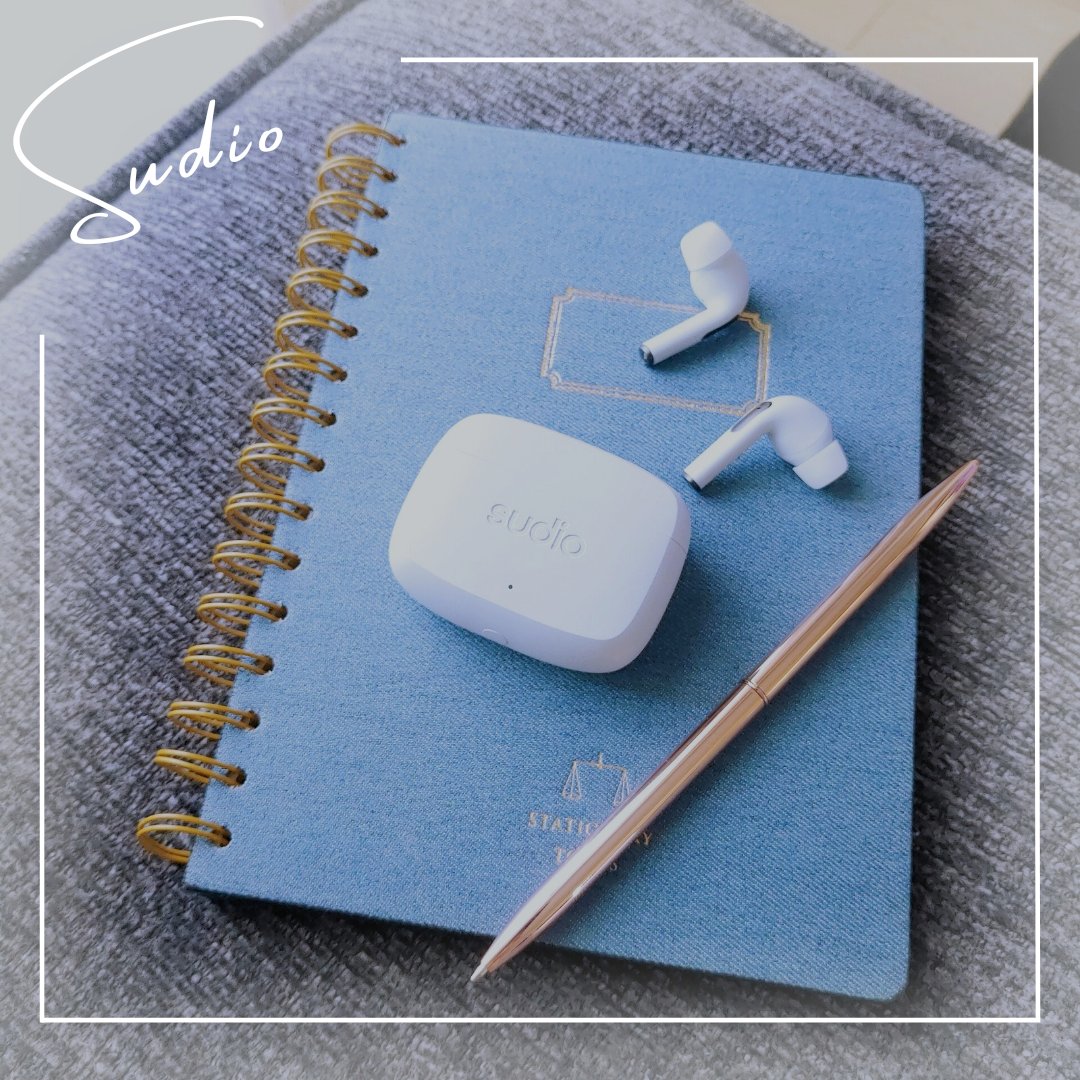 pinkmicro's tweet photo. スウェーデン発『Sudio』
ずっと愛用させて頂いてるんだけど
北欧デザインだけあって
飽きのこないシンプルなデザインと厚みのあるサウンドがお気に入り🌟
特に重低音の響きが👍
涼しげなペールブルーがおすすめ💙
公式オンラインストアで全品
15%オフになるクーポン【goodsudio】
#PR #sudio #N2Pro https://t.co/hzKhh6TvpL