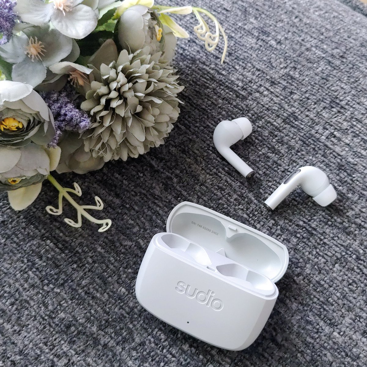 pinkmicro's tweet photo. スウェーデン発『Sudio』
ずっと愛用させて頂いてるんだけど
北欧デザインだけあって
飽きのこないシンプルなデザインと厚みのあるサウンドがお気に入り🌟
特に重低音の響きが👍
涼しげなペールブルーがおすすめ💙
公式オンラインストアで全品
15%オフになるクーポン【goodsudio】
#PR #sudio #N2Pro https://t.co/hzKhh6TvpL