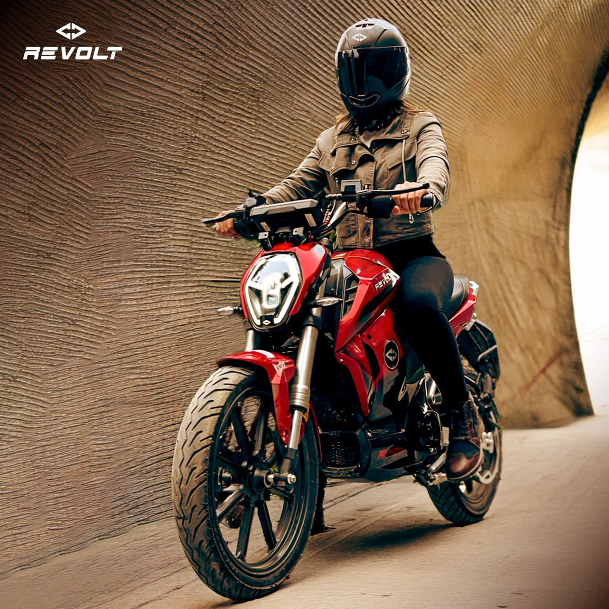 RevoltMotorsIN's tweet photo. ⚡ Charge up your weekend with the #RV400 Eclipse Red.⚡ Zero emissions, endless thrills. 

#revoltmotors #ev #electric #ridetherevolution #electricrevolution #weekend #eclipsered https://t.co/GMZiZyxlyi