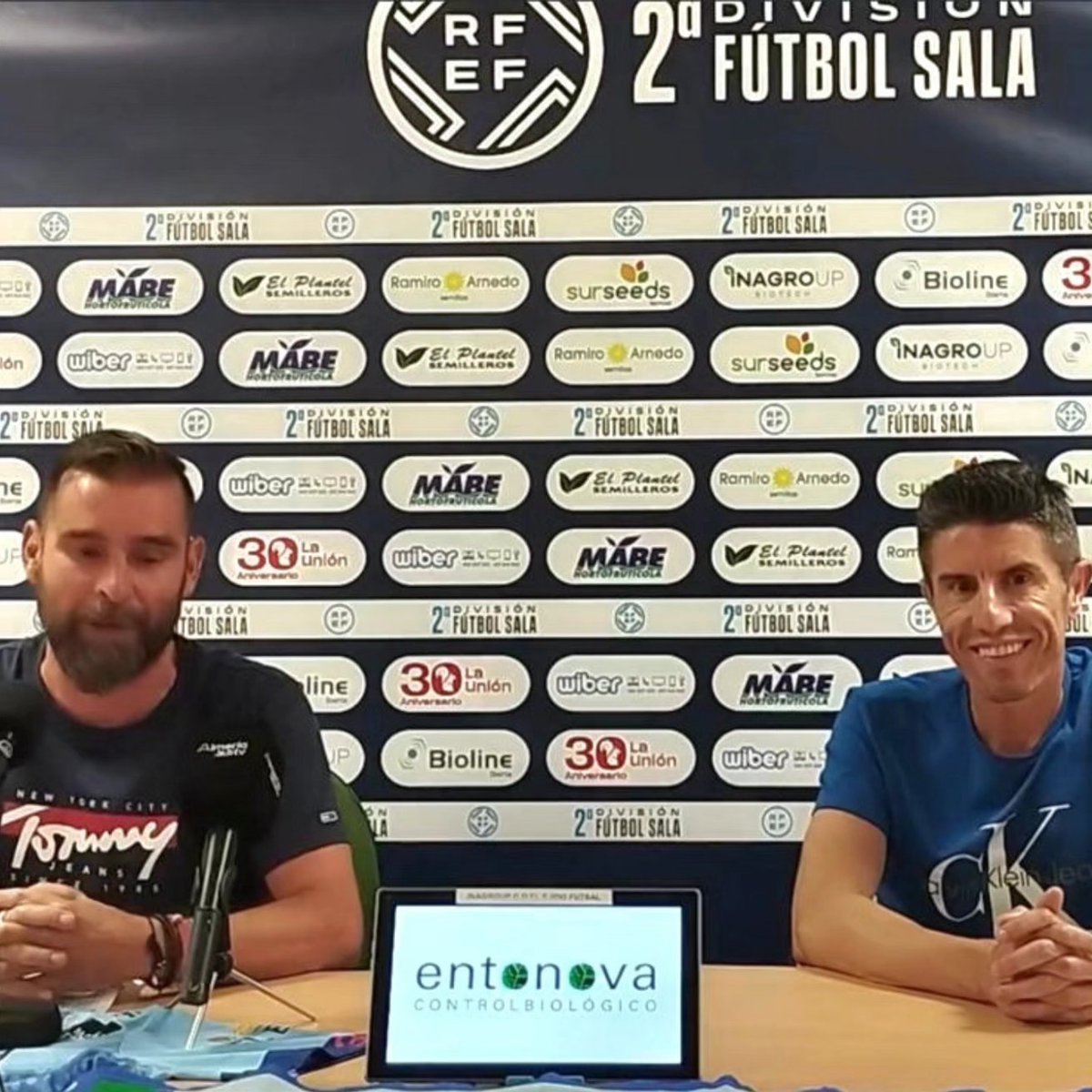 ManuelCollado7's tweet photo. Después de un tiempo desde que se hizo oficial mi incorporación al CdEjidoFutsal, quiero agradecer personalmente al club y a su director deportivo Maki la confianza en mi para dirigir este gran proyecto.
Estoy feliz y cargado de ilusión para este reto.
Vamos CDEjidoFutsal ⚽💪🏻🩵 https://t.co/5lW7zcU5bu
