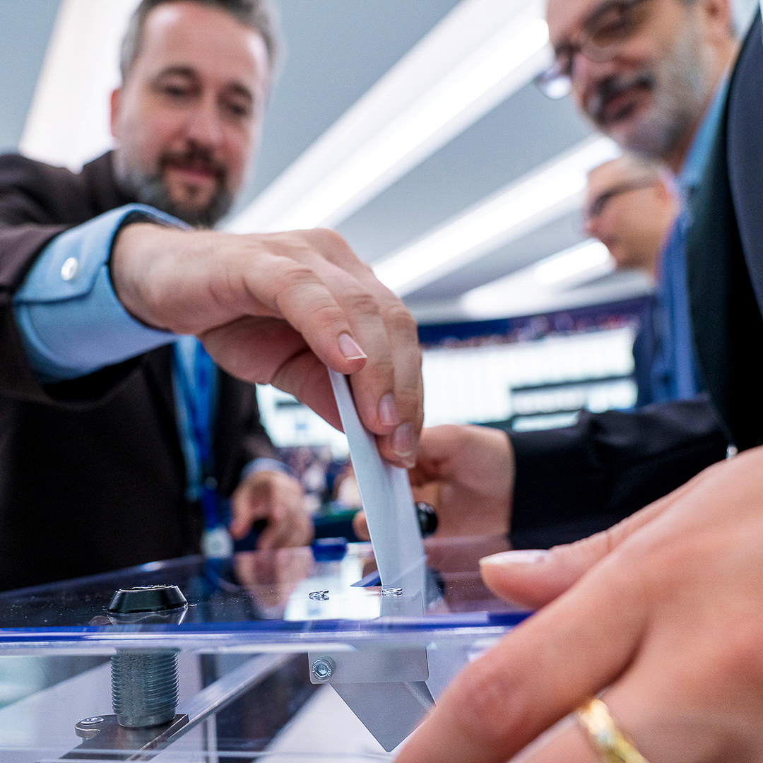 Europarl_EN's tweet photo. This was the first session of the newly elected European Parliament seen through the lens of our photographers.
 
For more behind the scenes photos that are copyright-free, click on the photos below ↓