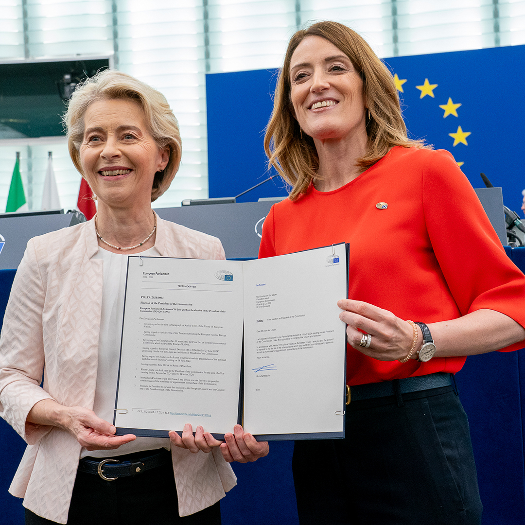 Europarl_EN's tweet photo. This was the first session of the newly elected European Parliament seen through the lens of our photographers.
 
For more behind the scenes photos that are copyright-free, click on the photos below ↓
