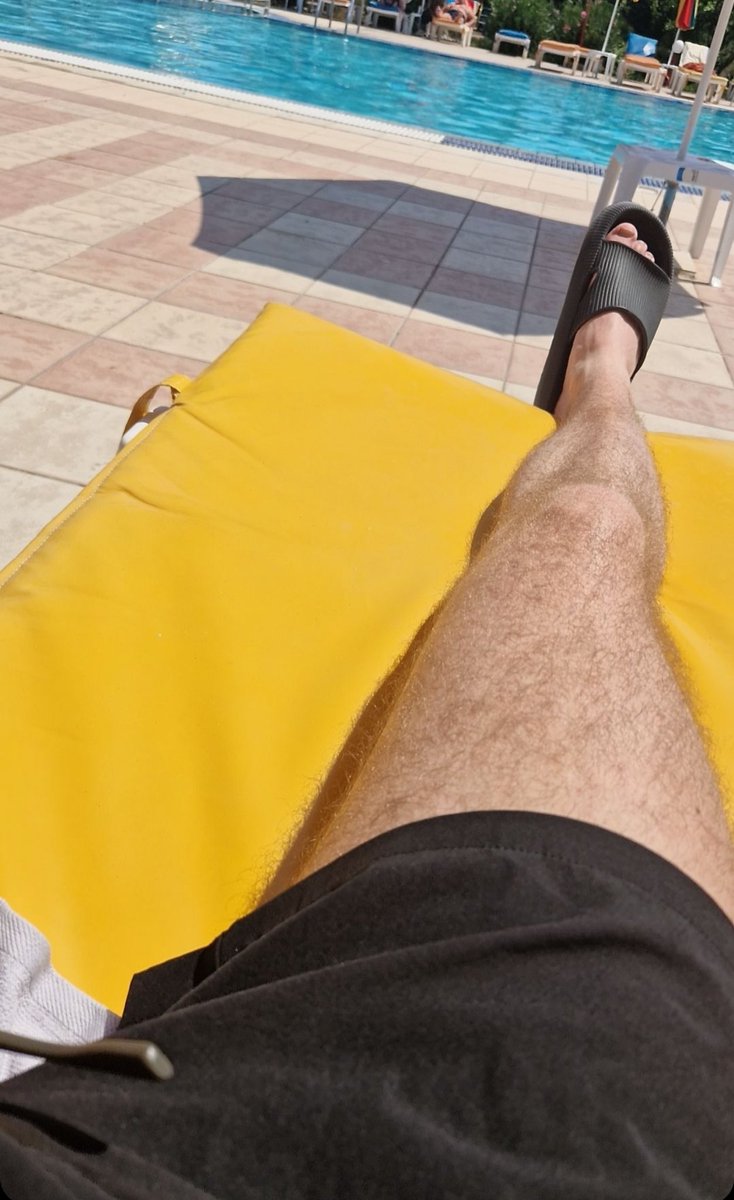 MaxAlphaMaster's tweet photo. Master is sweaty. Reimburse my holiday flights. Good piggies get a surprise 

#findom #findomdrains #findomKing #footworshi̇p #cashmaster #TaxFriday https://t.co/9SmZmZ5kyY