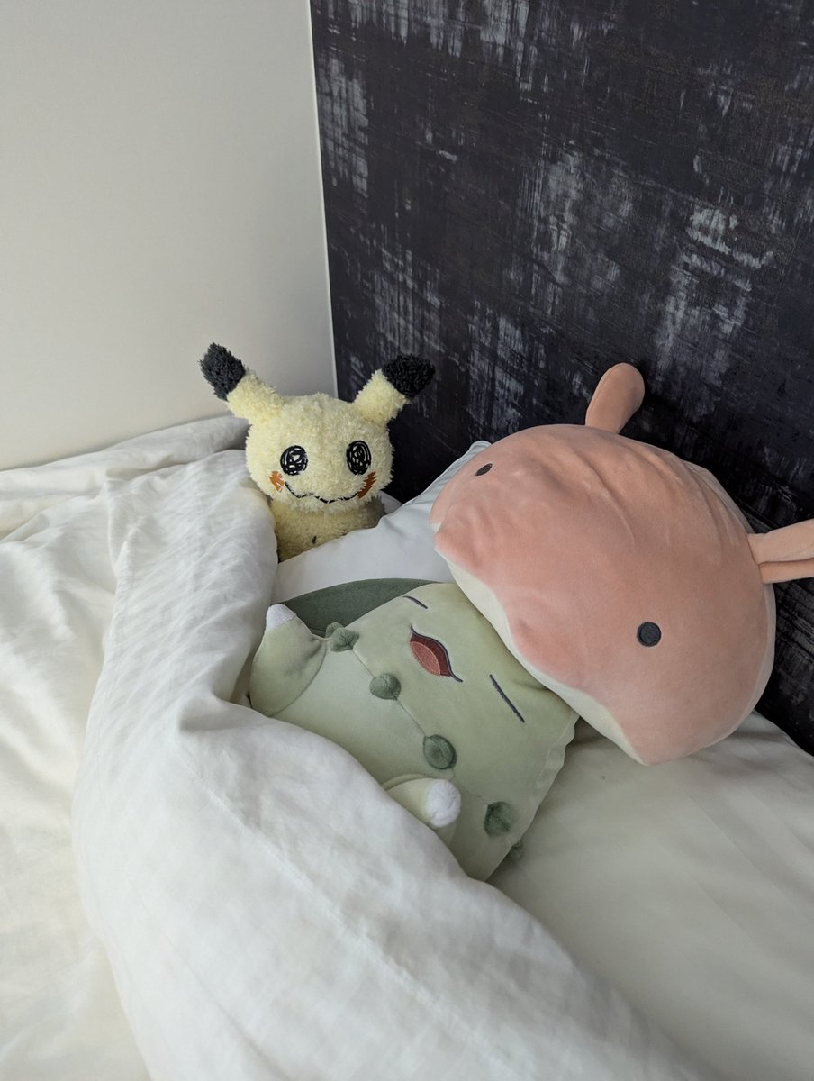 Mimikyu used dream eater