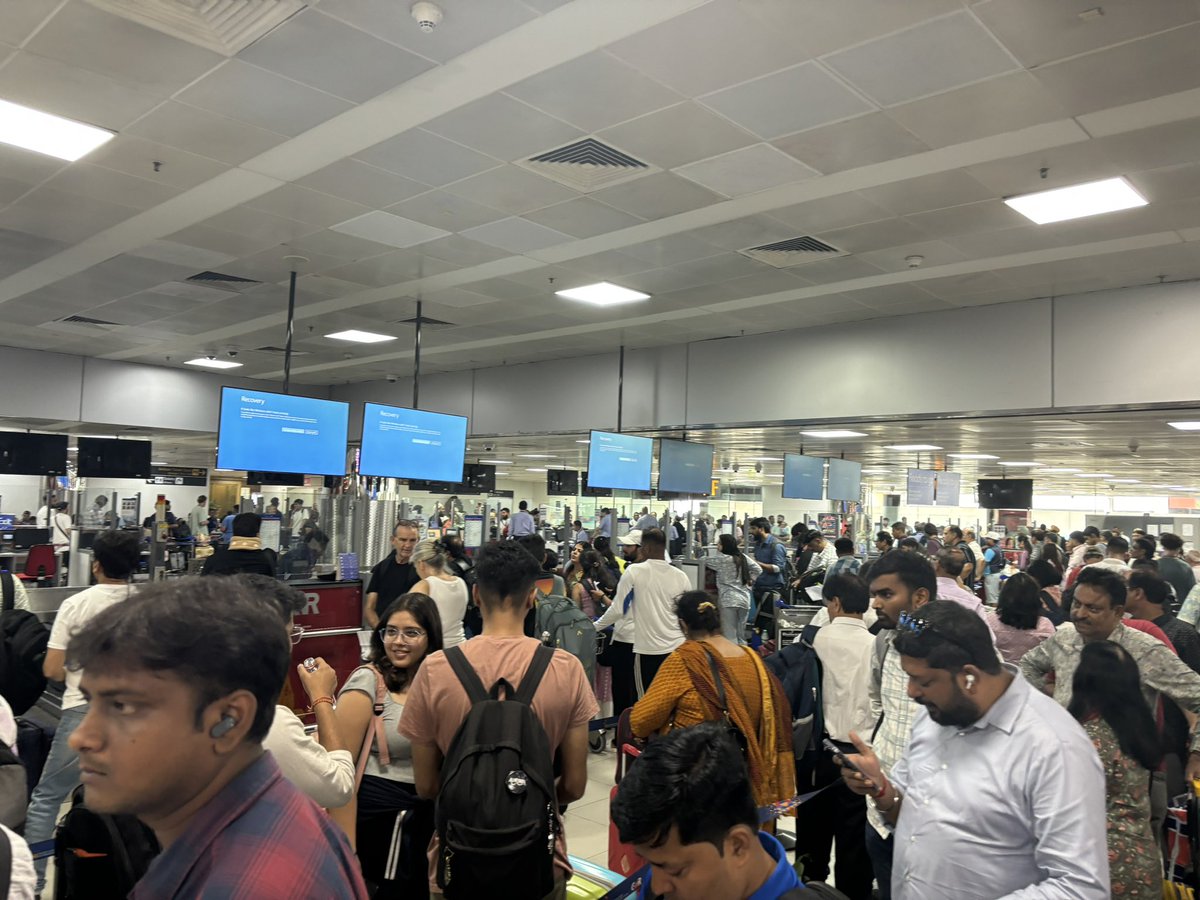 Has anyone tried turning it off and turning it back on again?