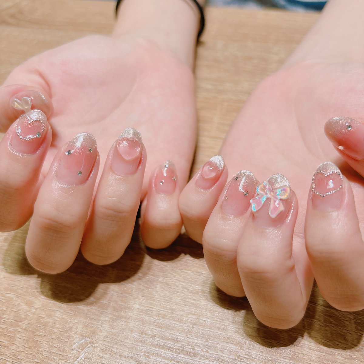 I1106Me's tweet photo. 入れたいもの全部入れ💅✨
#チークネイル
#マグネットネイル
#グラデーションネイル
#リボンネイル
#ハートネイル
#大人可愛いネイル
#夏ネイル
#cutenails
#magneticnails
#gradationnails
#heartnails
#ribbonnails
#naildesign
#ネイル
#ジェルネイル https://t.co/1gu3H8Y10D