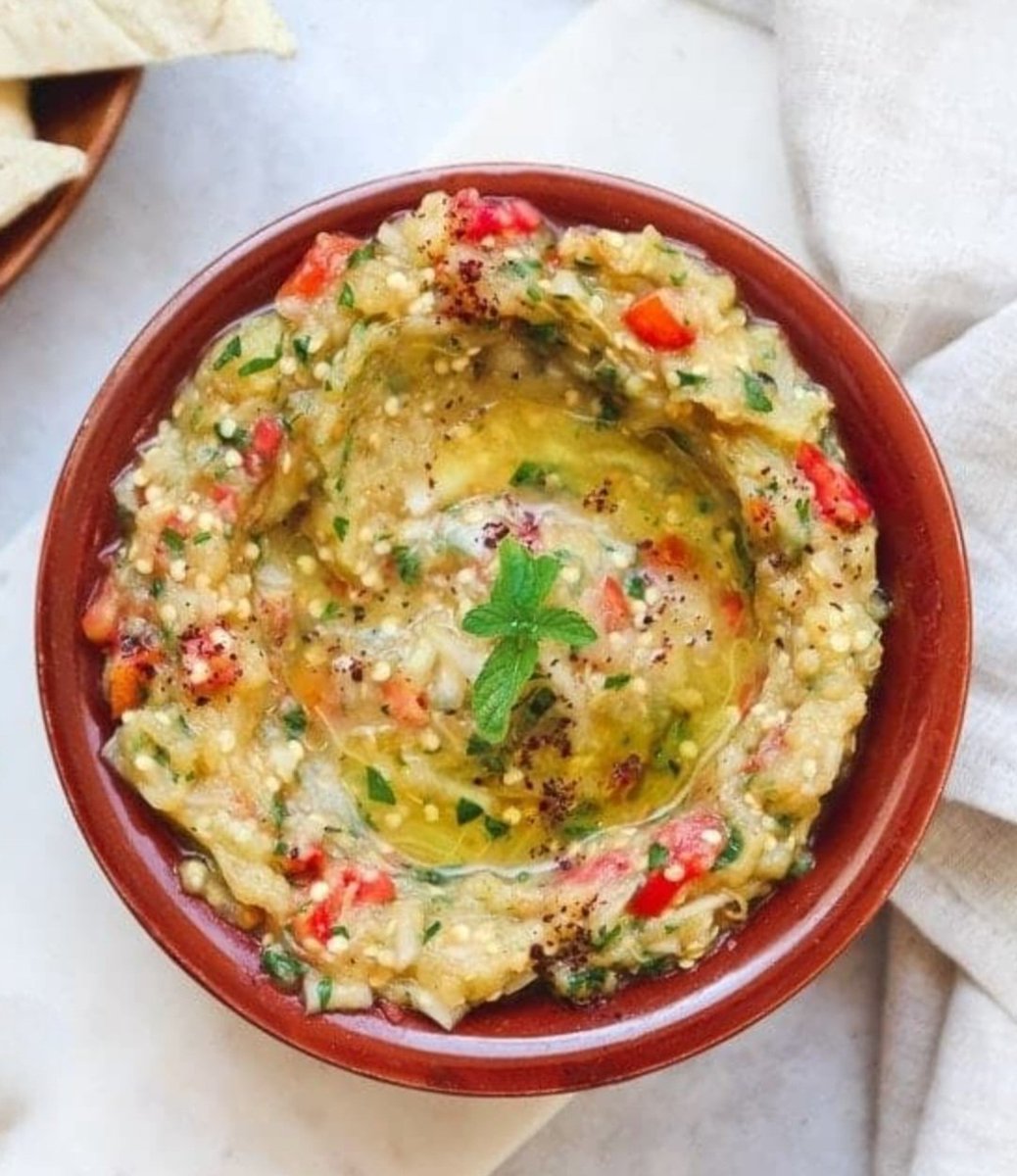 mabend2's tweet photo. A few days ago at a buffet, my elder one... mumma, you should try this Baba Ganoush. It's too good.
अग बाई this is just Mediterranean वांग्याचे भरीत !! You guys never seem so excited when the same is cooked at home.
#foodmusings
#notmyclick https://t.co/b4zZOrabNG