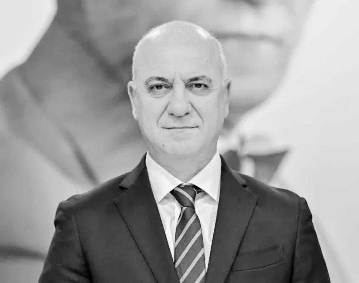 averdemates's tweet photo. ATSO’nun vizyoner başkanı Ali Bahar elim bir kaza sonucu hayatını kaybetti. Merhuma Allah'tan rahmet kederli ailesi ve sevenlerine başsağlığı diliyorum. https://t.co/vq1uAaS6cg