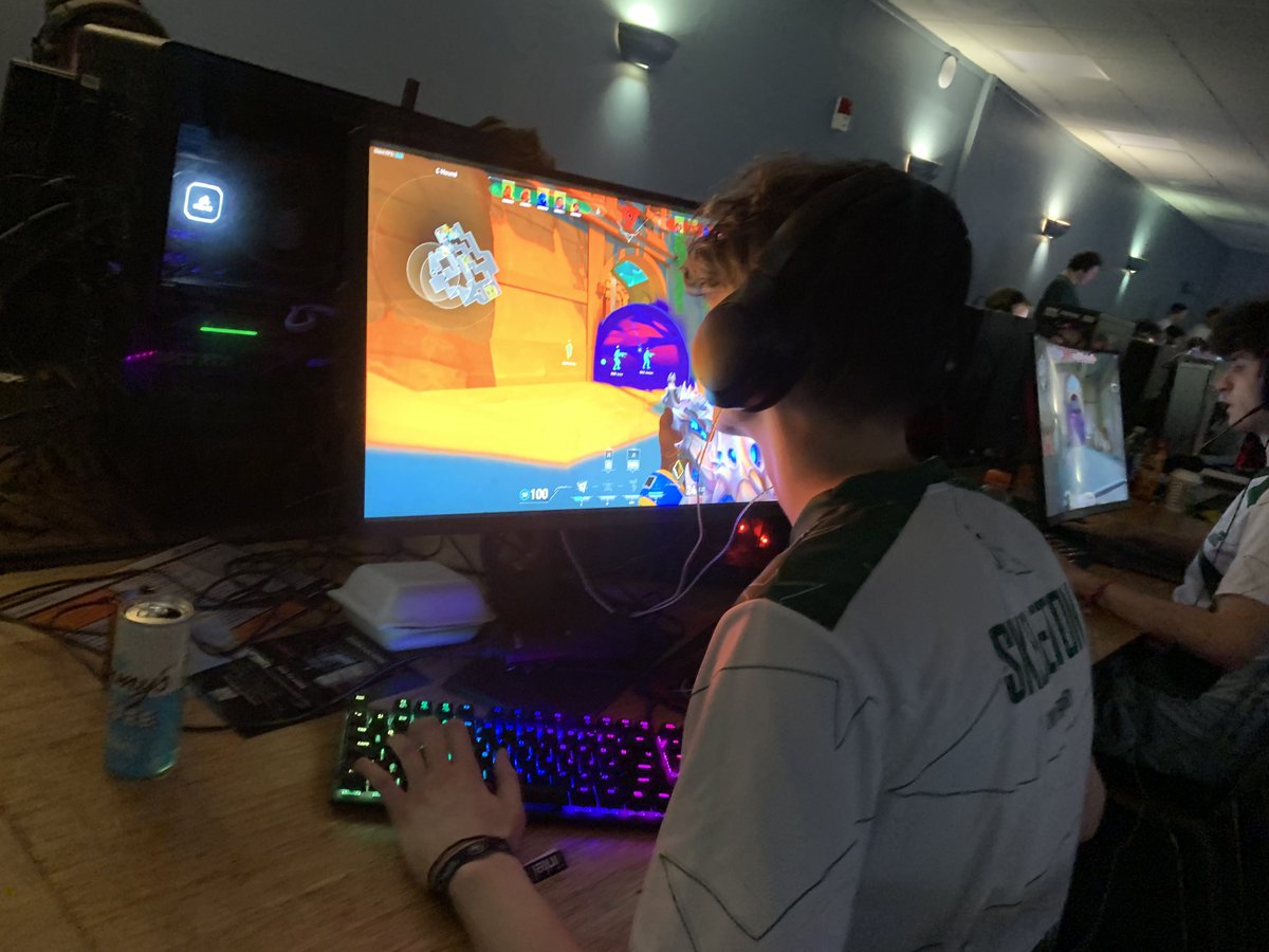 TeamOasisWorld's tweet photo. Next game is against Kitchen Escapes, can Verde escape the Kitchen too! #GoVerde
Sponsored by @EVCtournaments https://t.co/XFefZVt0zb