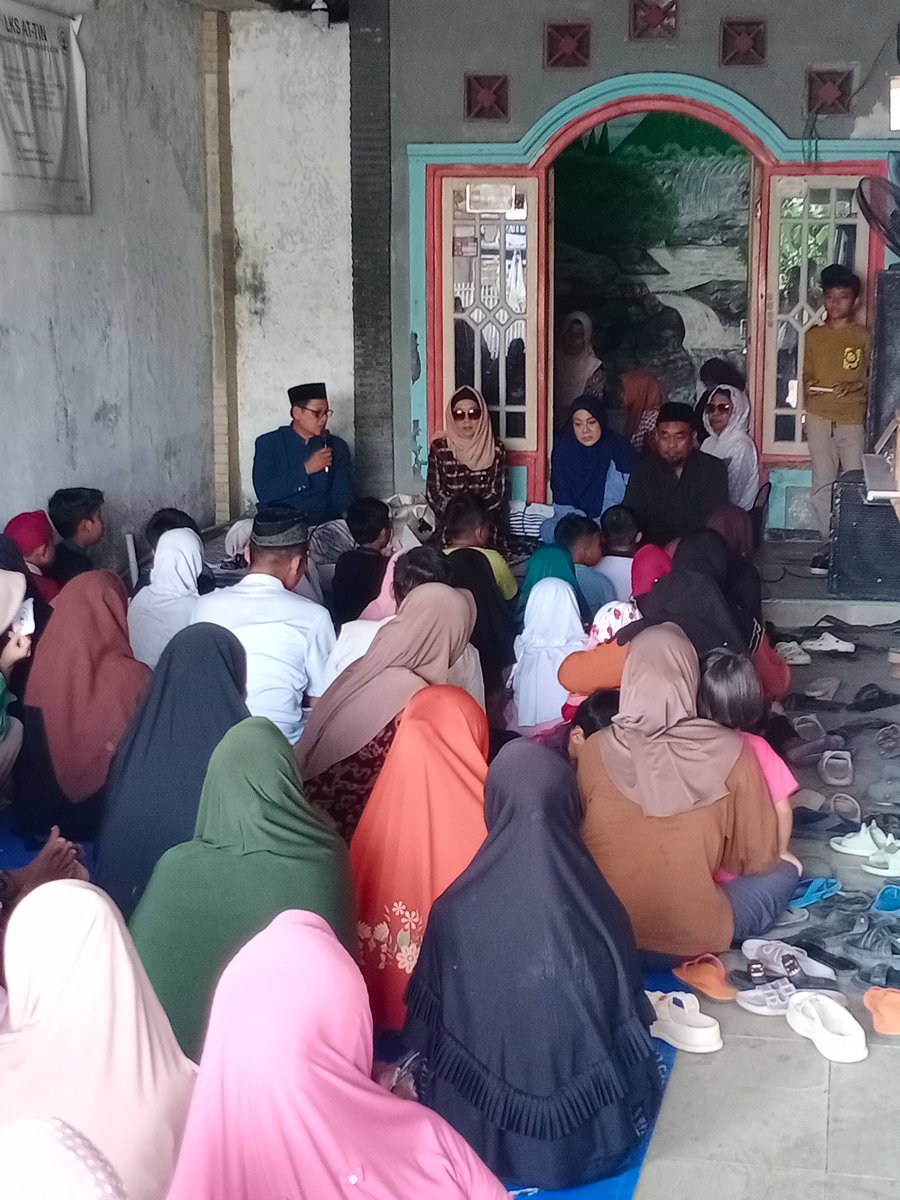 AsepYpay's tweet photo. Alhamdulillah santunan anak yatim dan lansia hr ini Jum'at tgl 19 juli 2024 telah selesai dilaksanakan jajakallah khoer kepada para donatur yang sudah menitipkan sebagian hartanya semoga Allah azawazalla membalasnya dengan balasan yang berlipat ganda aamiin ya rabbal alaamiin.. https://t.co/zLiCZzFADN