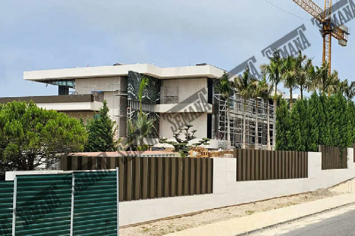 onvoitout's tweet photo. Voici à quoi ressemblera la nouvelle et luxueuse maison de #CristianoRonaldo et de #GeorginaRodriguez.
https://t.co/rKbkw0EGpn https://t.co/ix0JuC8bIs