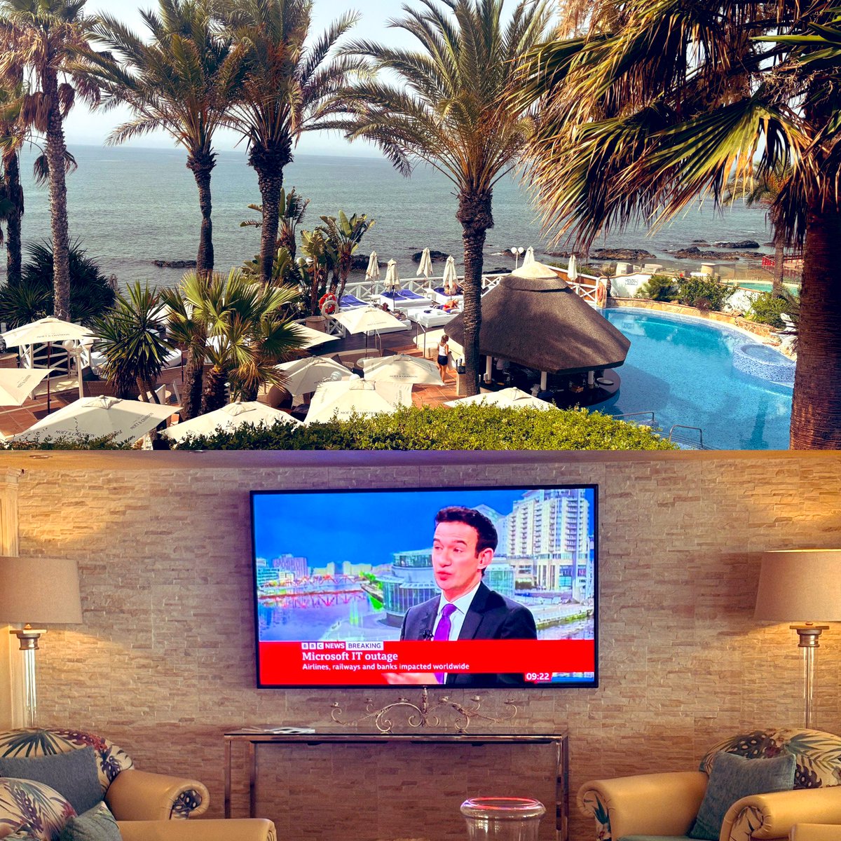 Insta vs reality of a cybersecurity journalist trying to holiday 🙄😂 I wqs also on holiday for WannaCry, Colonial Pipeline and even the child benefit data breach of 2007!