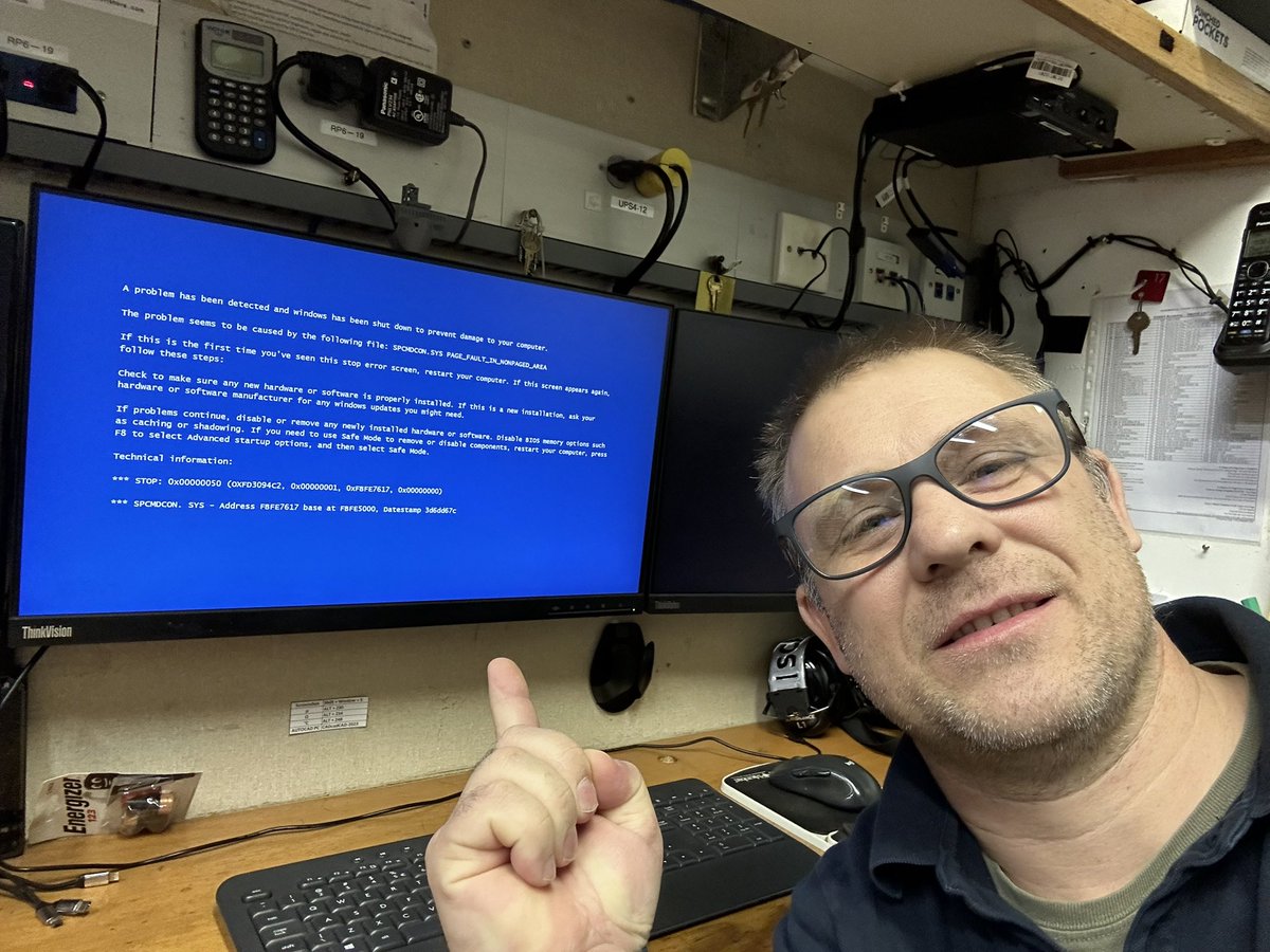 Me… trying to work 😂

#crowdstrike