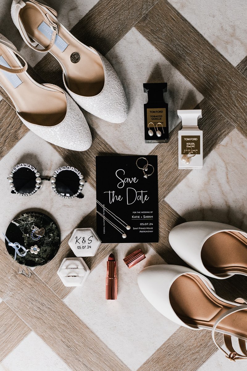 GRWM //  When the mornings are as unforgettable as the 'I Do' moment itself. 

Photography by Oliver Rees 

#grwm #weddingmoments #weddingmorning #weddingvenue #exclusiveweddingvenue #bride #bridal