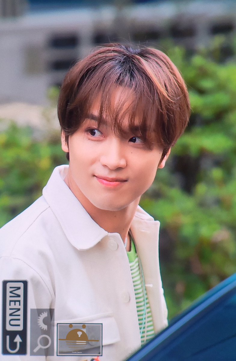 haecful's tweet photo. HAECHAN WHY SO CUTE PLS 😭😭😭 https://t.co/zyDkcJKvh2