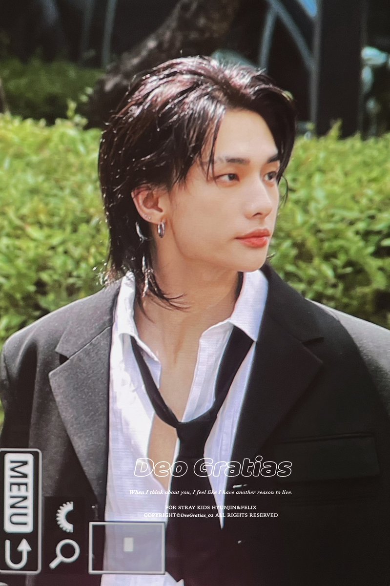 Hyunjin of Stray Kids at Mubank recording today.