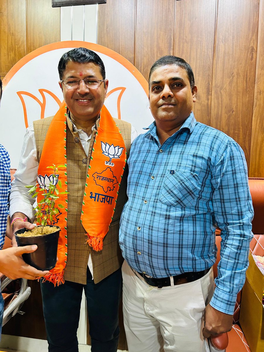 भाजपा IT विभाग के पुर्व प्रदेश संयोजक व मुख्यमंत्री जी के #OSD बड़े भाई साहब श्री <a href="/DhanrajPiparBJP/">Dhanraj Solanki</a> जी को जन्मोत्सव की हार्दिक बधाई एवं बहुत बहुत शुभकामनाएँ हुकुम।