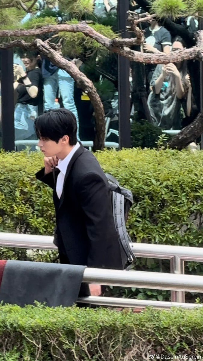 240719 lee know….. omg he looks soo hot!!!!!! #leeknow #리노