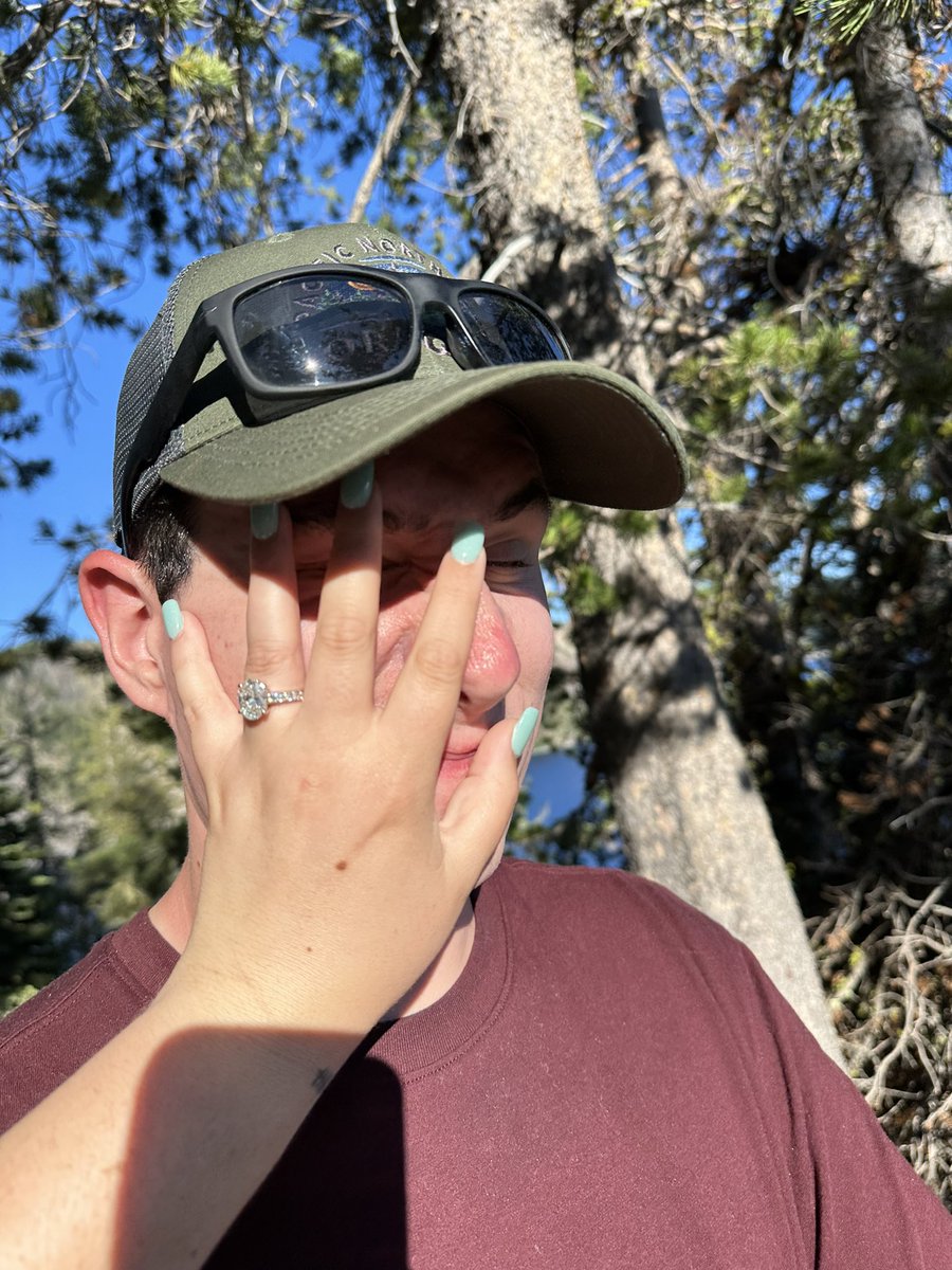 you ever get engaged wearing harry merch? 😭😭