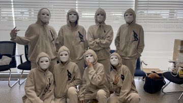 bloomclues's tweet photo. ANONG AIRPORT OUTFIT FASHIONISTA, MAG JABBAWOCKEEZ FASHION TAYO! ONLY IN BINI ♾️ #BINI https://t.co/QW8KFSAxOi