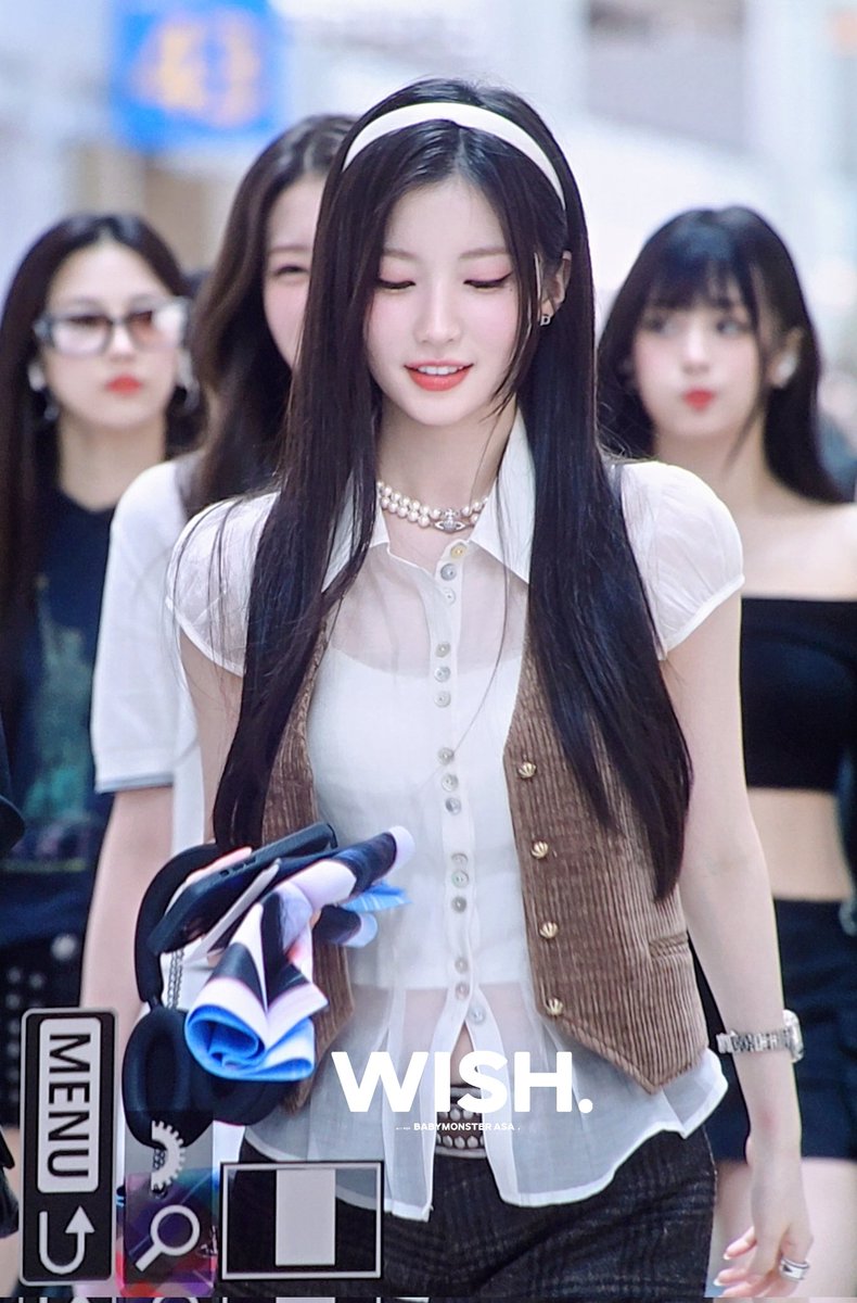 wish__asa's tweet photo. 240719 프리뷰3 🤍

✈️  고고 🤍🤍

#BABYMONSTER #베이비몬스터
#아사 #ASA #榎並杏紗 #ENAMIASA https://t.co/ApjJIXYiHL