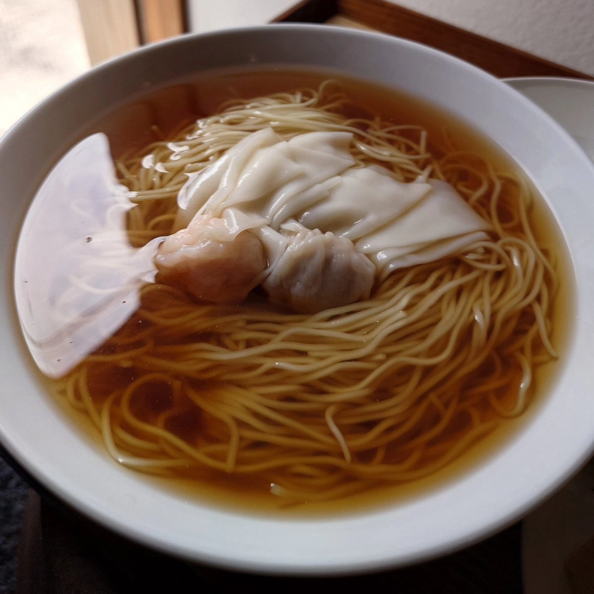 kirari20100412's tweet photo. 明日からの限定麺。
『冷たいらぁ麺』1,780円

昆布をベースに鰹節、むろ節、干し椎茸、スルメ、煮干し、干し貝柱等多種多様の乾物をバランス良く配合した出汁に、正金醤油の生揚げ薄口醤油で調味した、滋味深いスープです。 https://t.co/PRdOnT3F1j