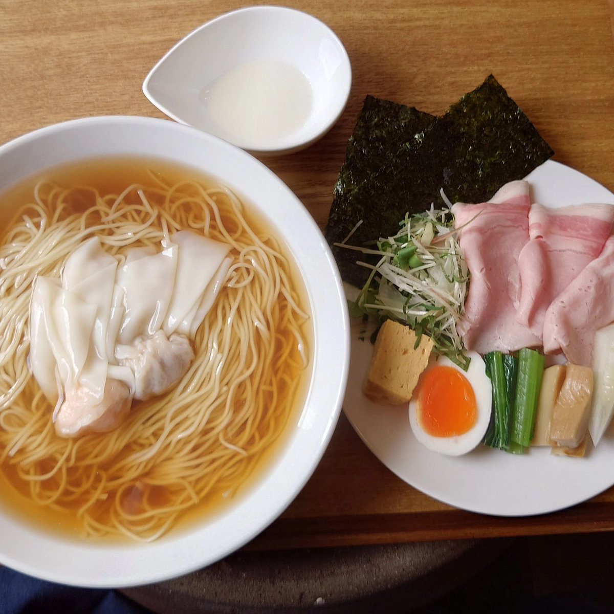kirari20100412's tweet photo. 明日からの限定麺。
『冷たいらぁ麺』1,780円

昆布をベースに鰹節、むろ節、干し椎茸、スルメ、煮干し、干し貝柱等多種多様の乾物をバランス良く配合した出汁に、正金醤油の生揚げ薄口醤油で調味した、滋味深いスープです。 https://t.co/PRdOnT3F1j