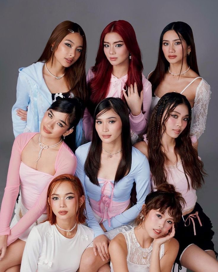 chaeaubrey's tweet photo. the girls i stan                             their humor 😭 https://t.co/z2Bzp3oldn