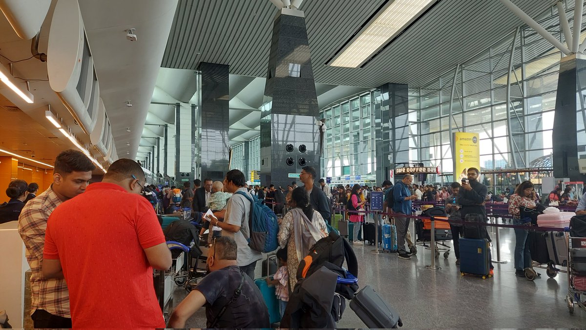 Uditprasad13's tweet photo. @IndiGo6E please have a manual process in place, if you have your server down,  lots of people waiting for checkin. Blr airport. Please resolve the issue https://t.co/V2pV8PAetM