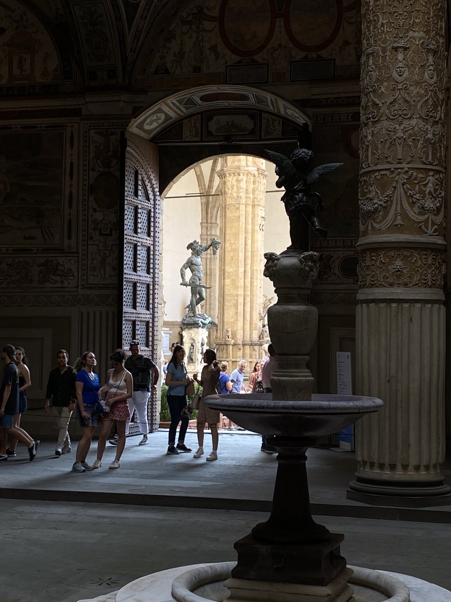 jmde99's tweet photo. La Piazza della Signoria de Florencia https://t.co/exnBpzqMDe