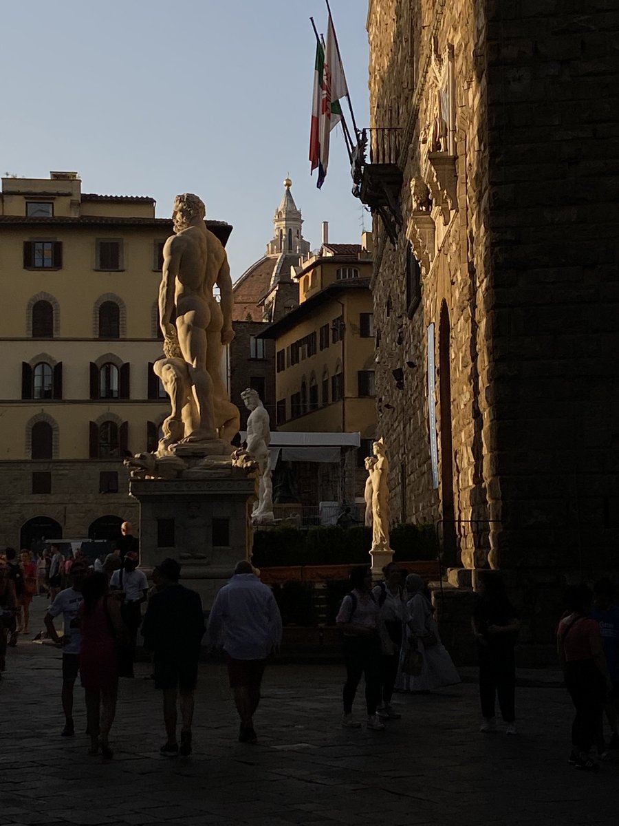 jmde99's tweet photo. La Piazza della Signoria de Florencia https://t.co/exnBpzqMDe