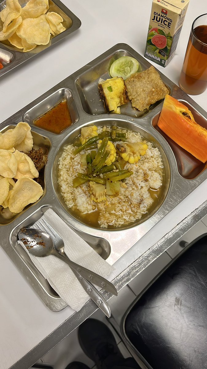 itsajafar's tweet photo. @hrdbacot Segini kalo diuangkan dapet 20rb.. Tapi gw lebih milih makan ditempat soalnya bisa dapet porsi banyak😁 https://t.co/si7KSpiR7Y