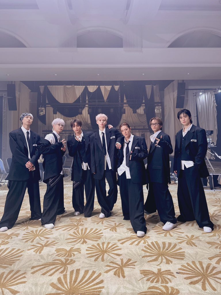 ️️ 
 
 ️️despite what others may say 🚨— I confidently 𝐖͟𝐚͟𝐥͟𝐤 my own path, move a side!  
 
 ️️