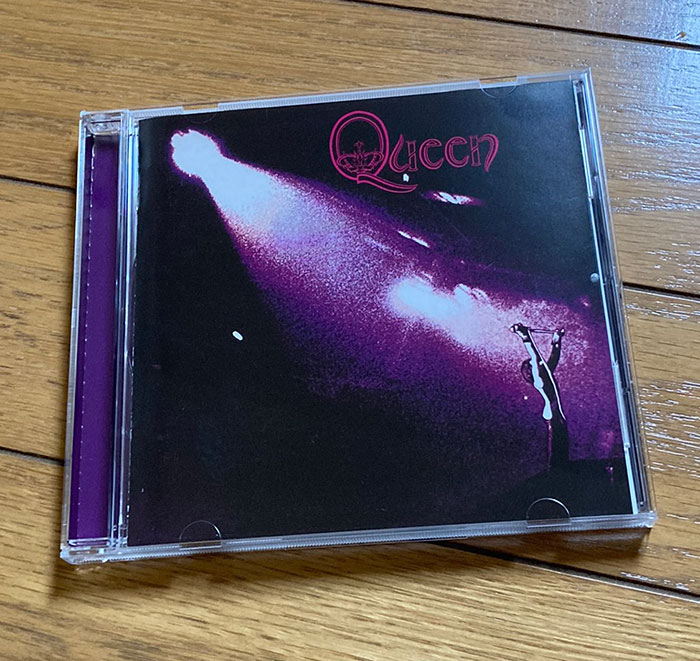 Boogiebox3's tweet photo. それにしても暑すぎ〜💦
ハピバ！ブライアン！✨

#Queen https://t.co/e1C5zHiJz5