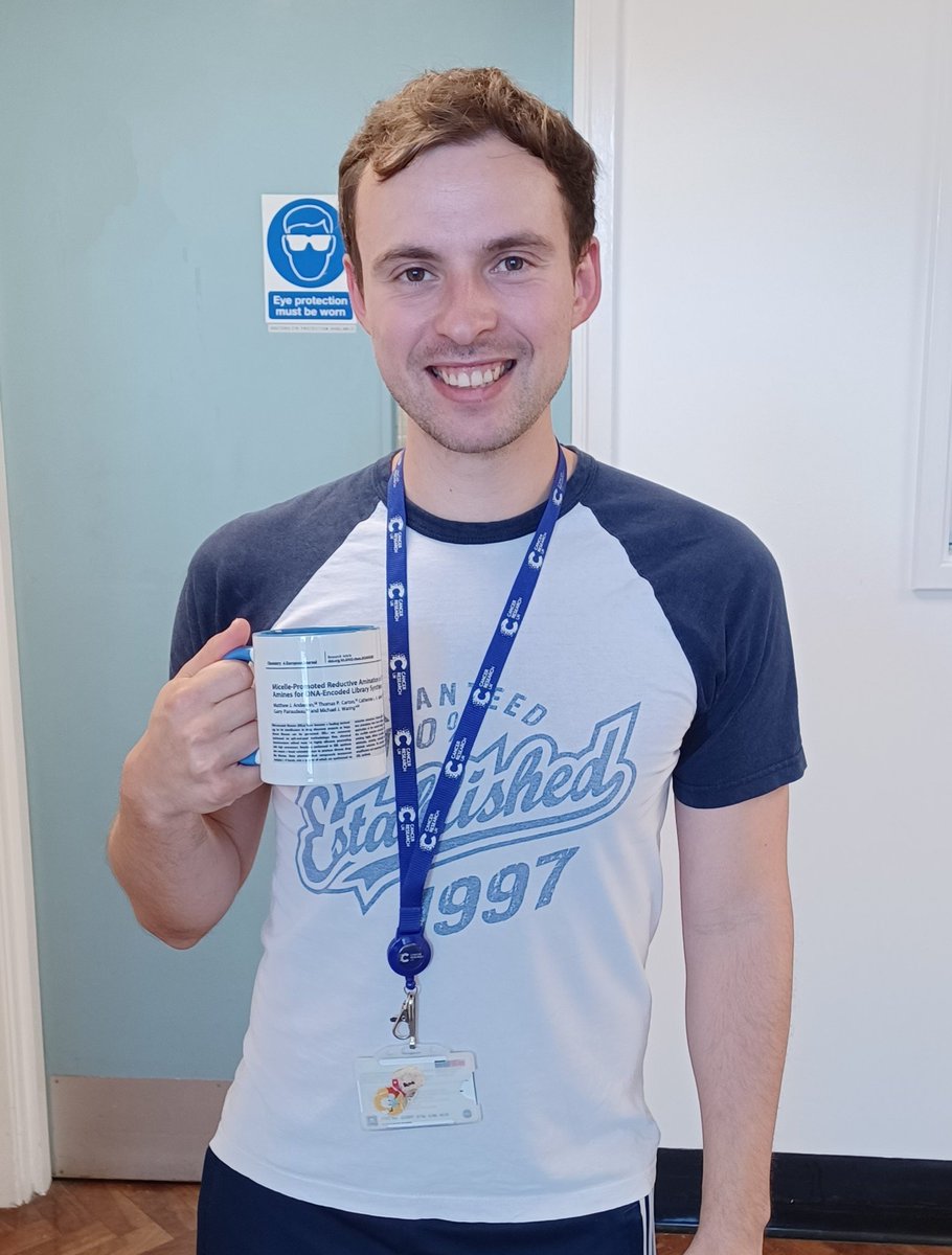 NCL_MedChem's tweet image. Delighted to present @Anderson__Matt and @ThomasCarton_28 with 1st author mugs for their work highlighting reductive aminations in #DELs synthesis. You can read more here 🔗doi.org/10.1002/chem.2…
#labtradition @MosmedC
@ChemistryNCL @SciencesNCL