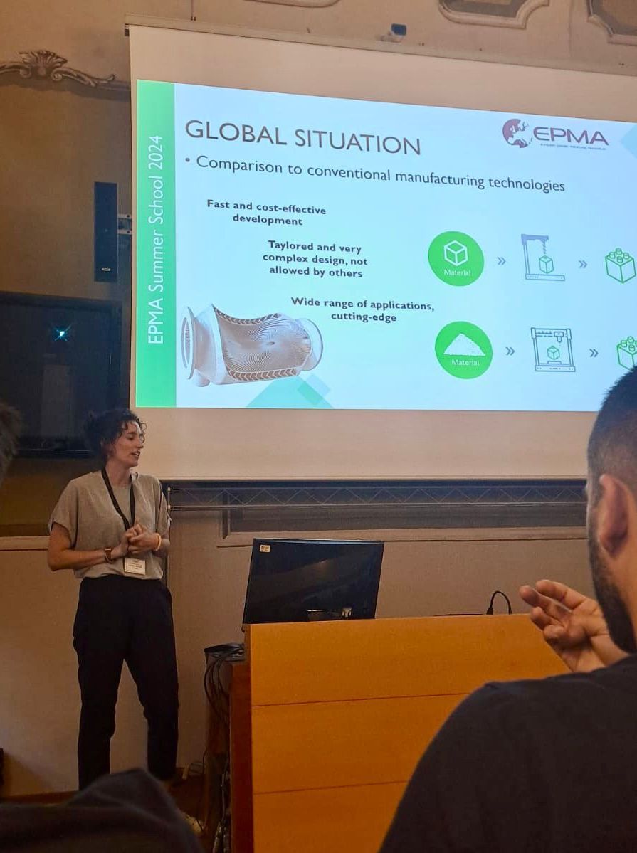 Las investigadoras de nuestra Escuela Cristina Berges y Gemma Herranz asisten estos días como expertas invitadas a la 22nd PM Summer School for Young Engineers de la Asociación Europea de Pulvimetalurgia (EPMA) <a href="/EuroPMAssoc/">EPMA</a> que se celebra en Alessandria (Italia)