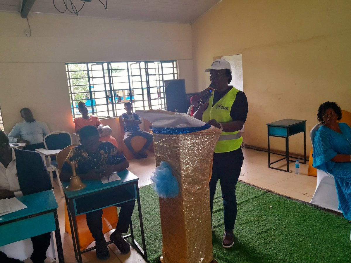 KidneySavers's tweet photo. It's time to invest in #NCDs by maintaining strong #advocacy,  #awareness raising and community #mobilization towards Preventing NCDs like #CKD. We honoured an invitation and gave #kidneyhealth #education to pupils and parents at FP Jnr. Sec. Sch.
@who @UNICEFSL @UNDP @UN https://t.co/Rr0ix0MAPt