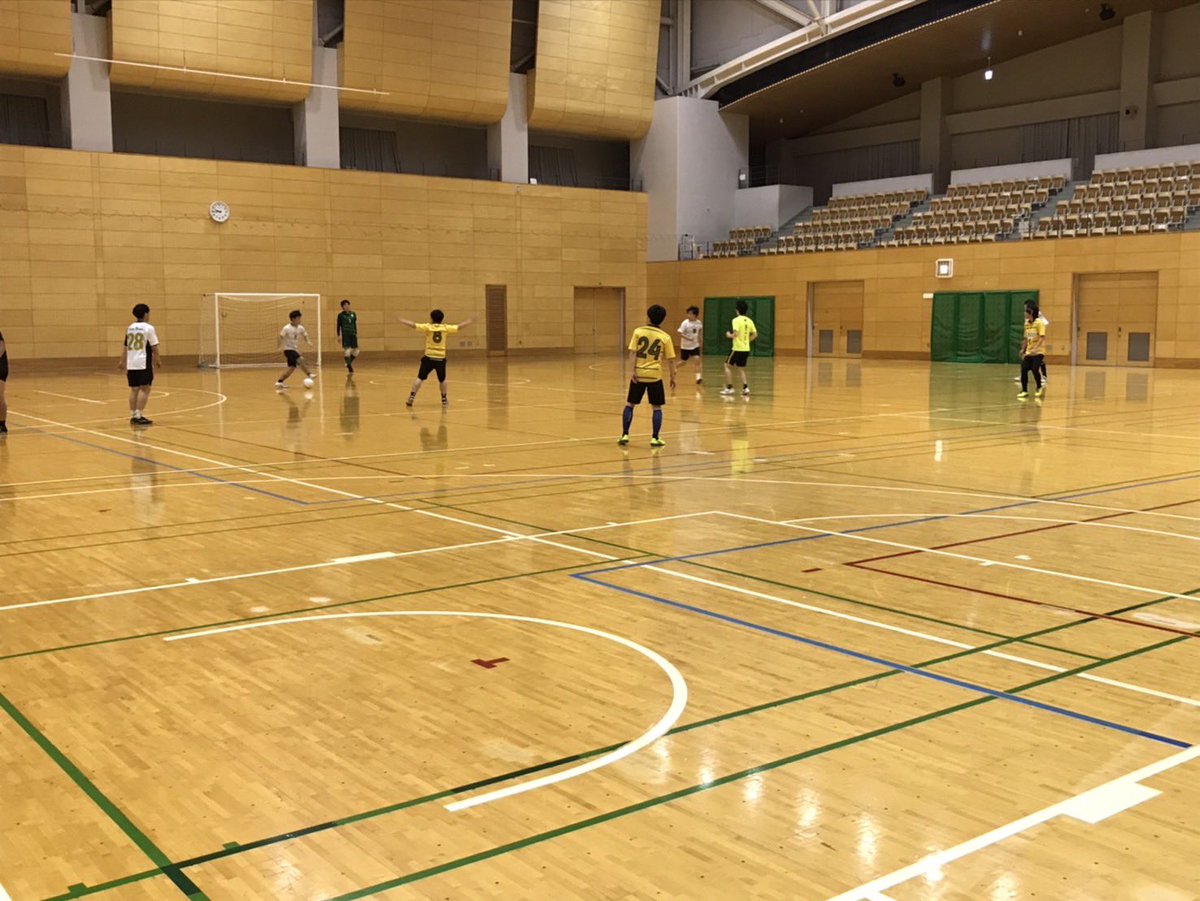 【活動報告】7/18（木）

試合を想定したフルコートでの練習試合でした。フルコートだとできることもあれば難しくなることもあり、まだまだすり合わせが必要だなーと思いました。

試合に向けて少しでも成長できるよう頑張ります💪