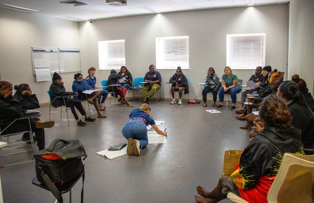 KJMartu's tweet image. KJ Women's #LeadershipProgram is partnering with @telethonkids + PAMS to focus on maternal + child health. Discussions highlight family + cultural understanding in healthcare. #StrongPartnerships foster trust and impactful, two-way healthcare solutions for #MartuFamilies. 💪👶❤️