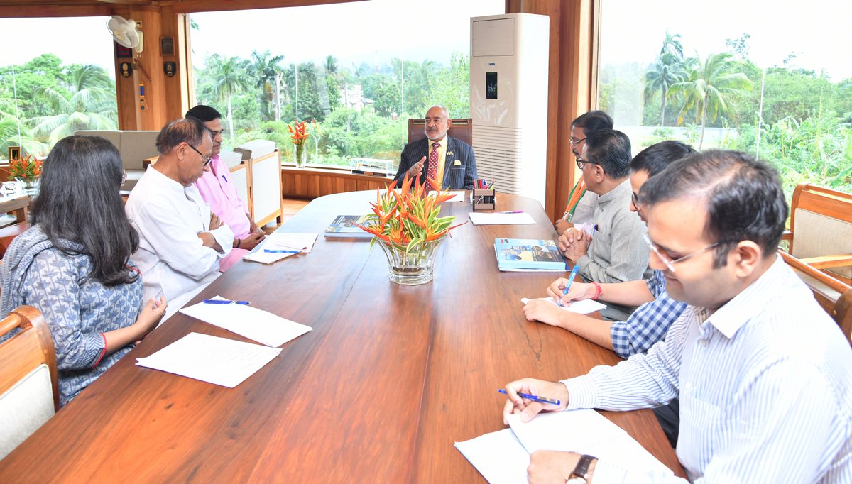MediaRN_ANI's tweet image. Delegation of Hon&apos; MP @BishnuPadaRay12 alongwith Snr. Functionaries, local office bearers and #PRIs called on Hon&apos; Lt Governor @Admiral_DKJoshi today at #RajNiwas. #LGANI discussed operationalization of mega on-going &amp;amp; proposed #Infra #Development and #Tourism #projects of…