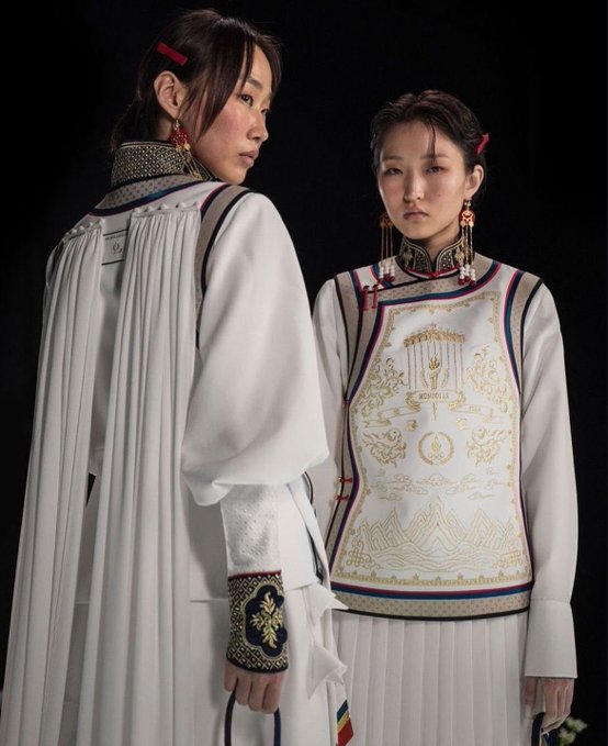 itsteven7's tweet image. Why do they go SOOO HARD!!!
Give them a Gold just for the outfits

#Olympics #OlympicGames #Olympics2024  #Mongolia #DRIPPIN