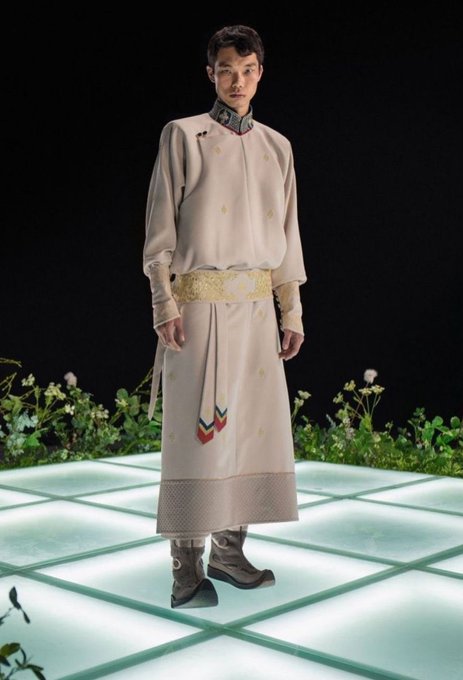 itsteven7's tweet image. Why do they go SOOO HARD!!!
Give them a Gold just for the outfits

#Olympics #OlympicGames #Olympics2024  #Mongolia #DRIPPIN