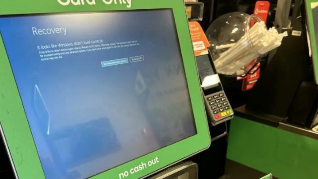 moray_tv's tweet photo. CAOS EN #AUSTRALIA 

Bancos, medios de comunicación y una aerolínea fueron afectados por una caída masiva de sus sistemas. Horas antes, algunas aerolíneas en EEUU también informaron que aterrizar debido a problemas de TI.

Muchos de los afectados vinculan a los SO de #Microsoft. https://t.co/rWOre9rpwh
