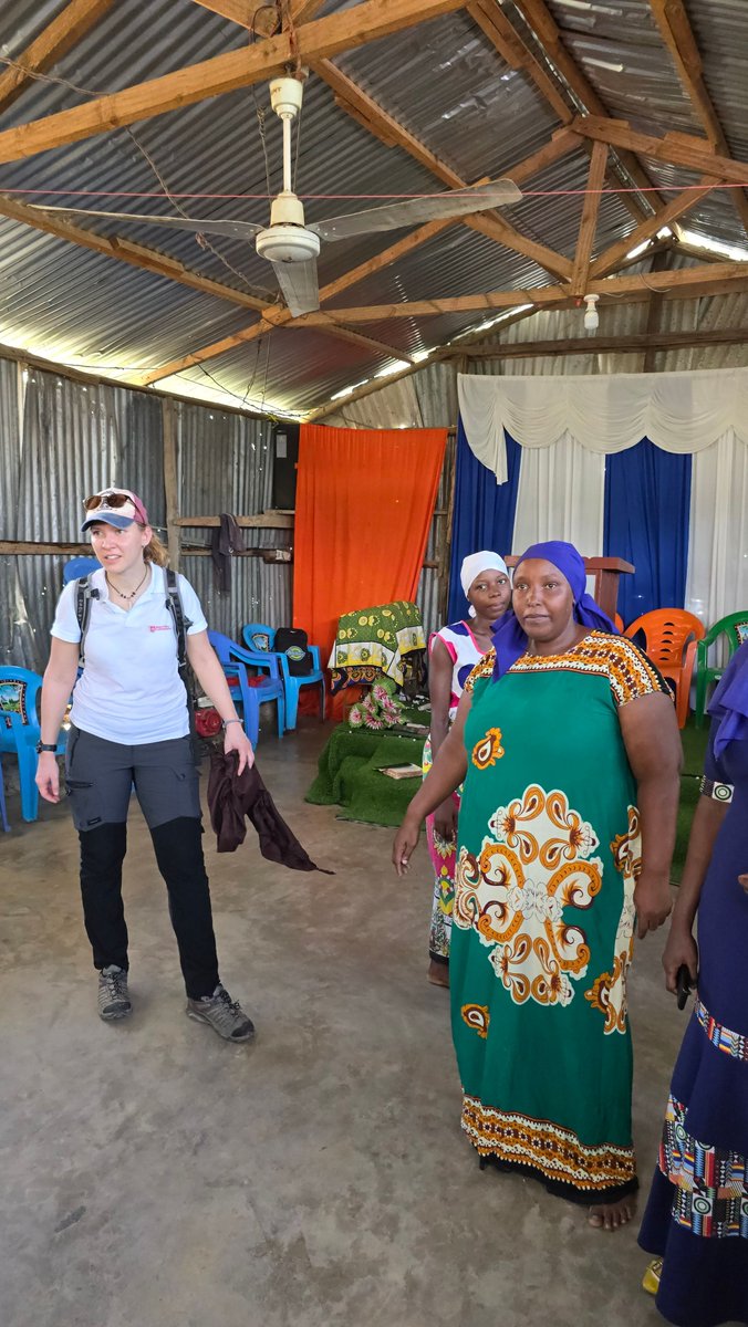 WaterandDev's tweet photo. Rachel and the Maji Na Ufanisi team visited Bogo Bogo's local church and mosque, which provide refuge for homeless individuals. These vital hubs face water scarcity challenges. Let's work together to improve water access! #WaterForAll #CommunitySupport https://t.co/6vhSwnQUPn