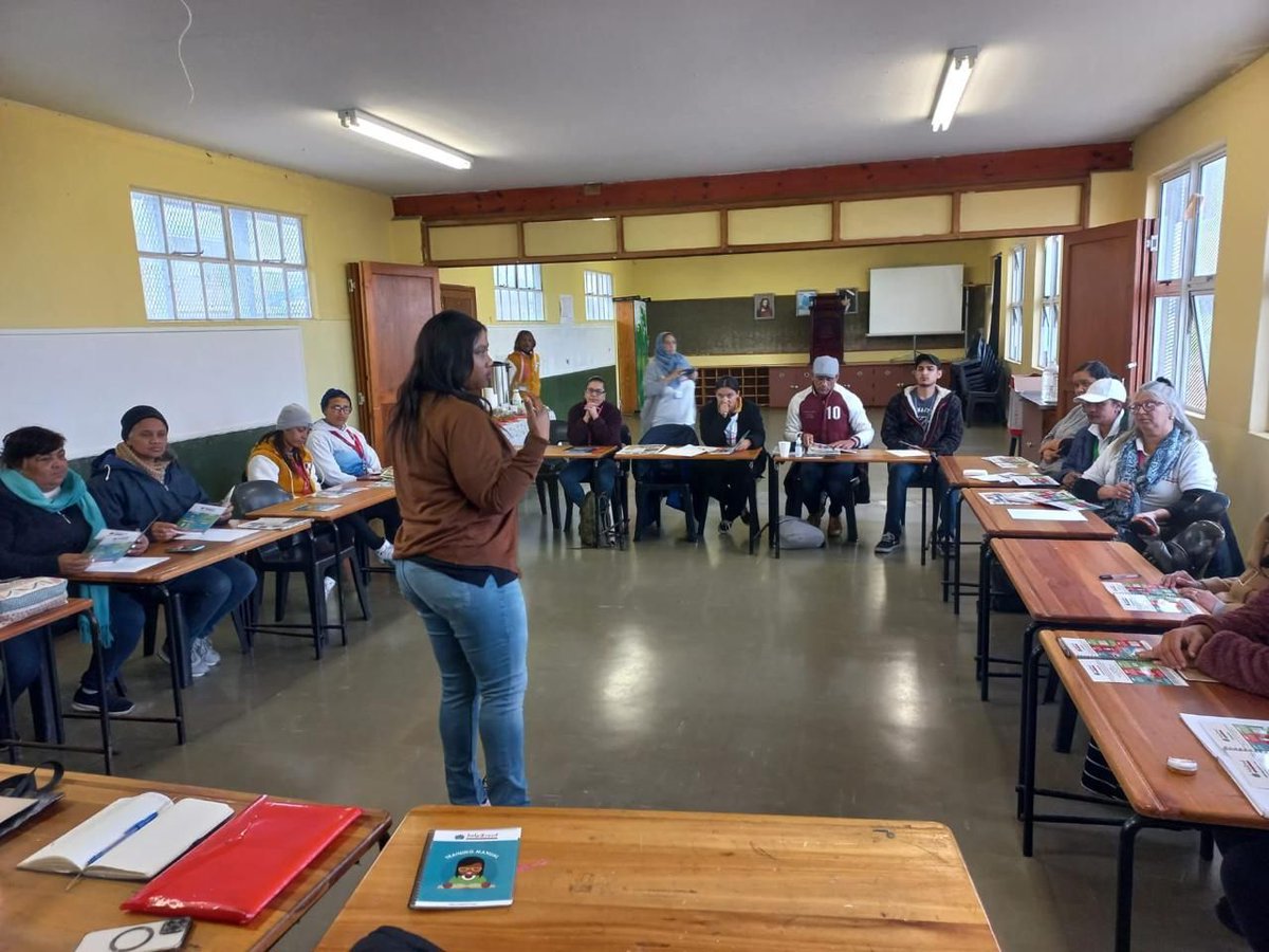 help2read's tweet image. 🌟 We had an amazing training session at Strandfontein Primary School. Our focus included core training, one-on-one sessions, and engaging reading clubs. Kudos to Strandfontein Primary and Dennegeur Avenue! 📚 

#Help2Read #TrainingHighlights #Back2Basics #YouthDeveloment