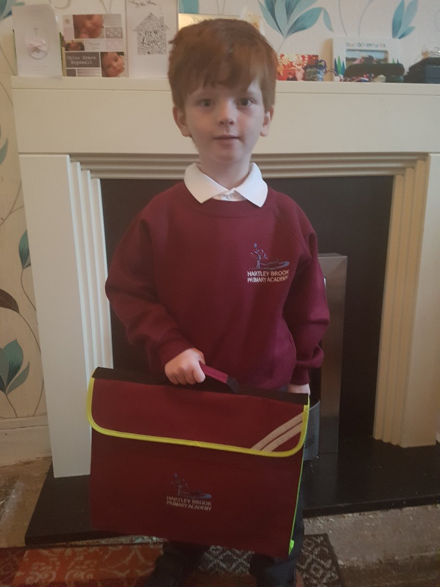 danmort72073134's tweet photo. I cannot believe we have come to our primary school end 😭🙂❤️ this boy has come on sooooooo much and I can not thank some of the teachers enough for time, understand and effort ❤️ first and last day @HartleyBrookPri https://t.co/cDzJwc4wbR