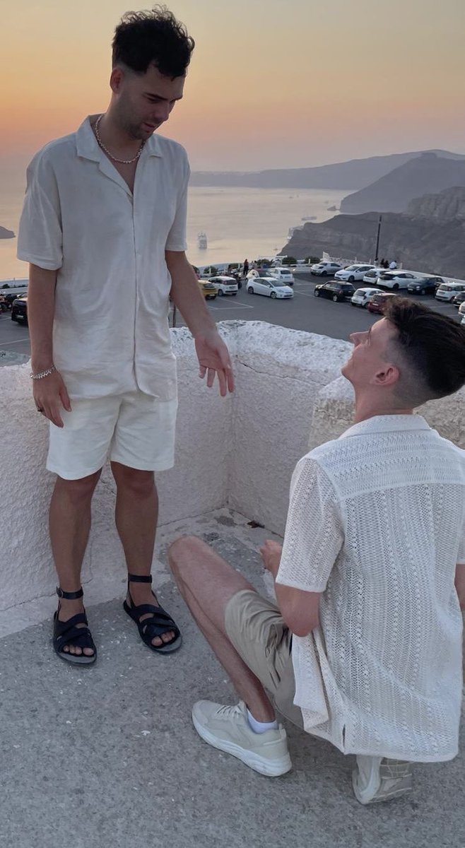 _tombjonathon's tweet photo. Get a boyfriend who’ll wait 7 years to propose to you at the location where your favourite movie was filmed 💍💙🇬🇷

It’s Tomb Raider: The Cradle of Life btw and this was the best moment of my life (so far). https://t.co/1w0sjyxHTT