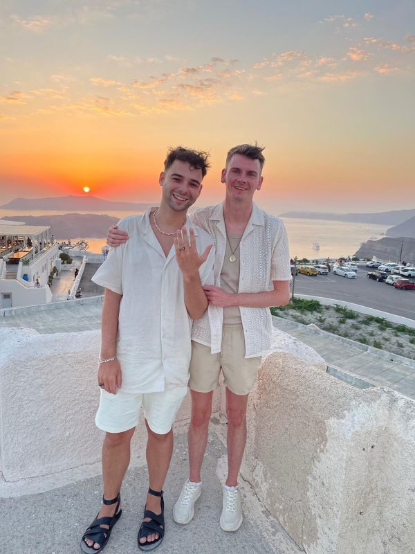 _tombjonathon's tweet photo. Get a boyfriend who’ll wait 7 years to propose to you at the location where your favourite movie was filmed 💍💙🇬🇷

It’s Tomb Raider: The Cradle of Life btw and this was the best moment of my life (so far). https://t.co/1w0sjyxHTT