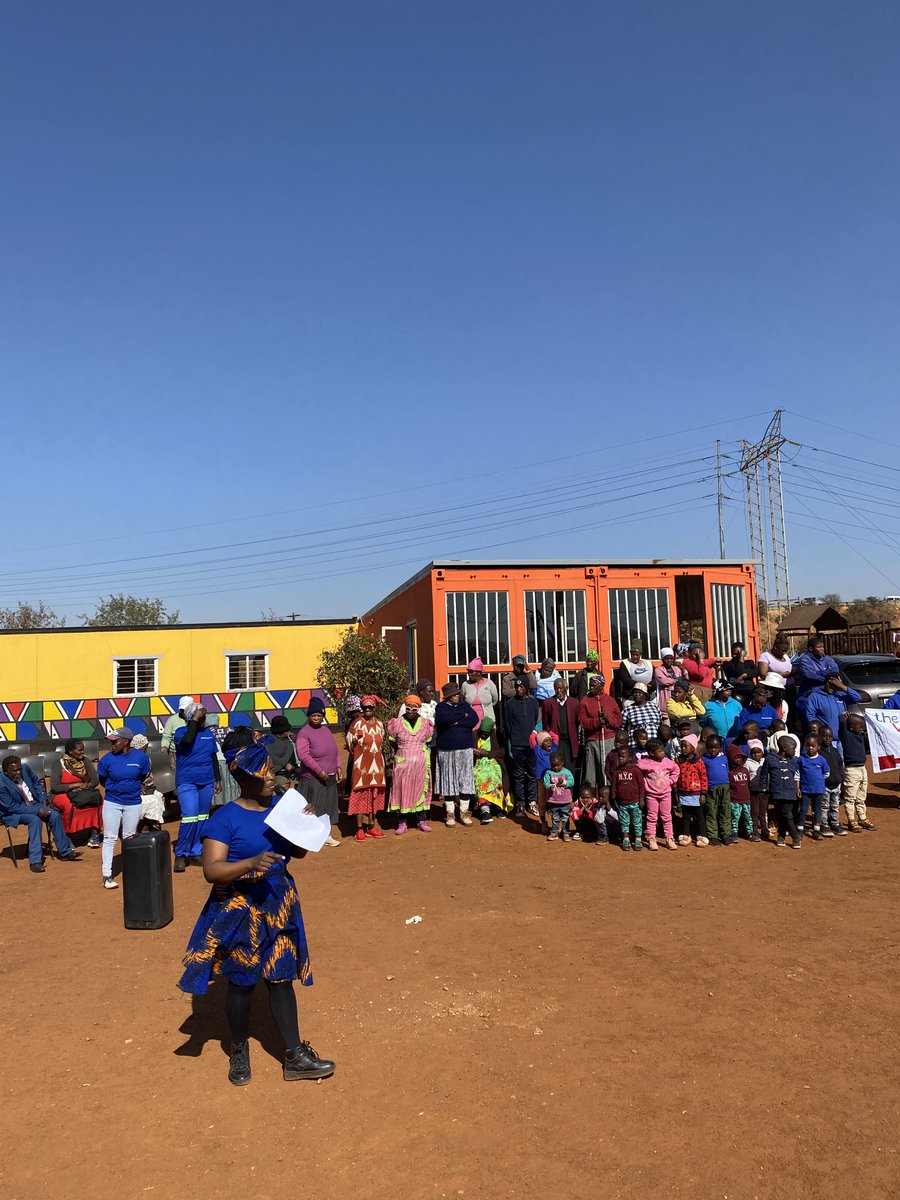 BritchamSAfrica's tweet photo. MandelaDay, 67 Minutes of service and blanket drive handout at Winnie Mabaso Foundation #mabasolove❤️#bcb #explore #67minutesformandela #67minutes #mandelaeffect #blanketdrive https://t.co/LPrGOqh1zv
