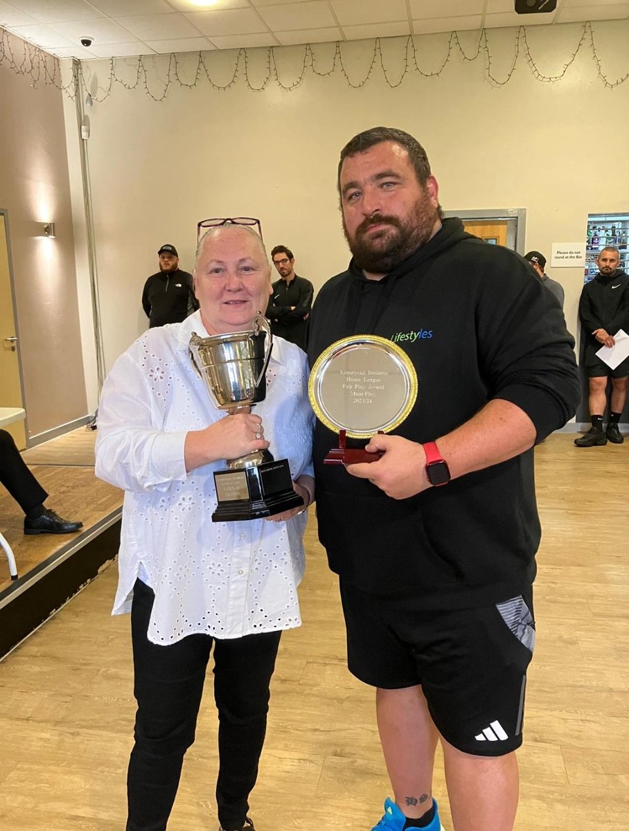 BusinessHouses2's tweet photo. A couple of awards from our AGM on Tuesday ๐
Referee of the Season - Adam Scregg
Secretary of the Year - James Vaughan (Home Bargains FC)
Fair play award - Muniflex FC https://t.co/MNUqYNMcUG